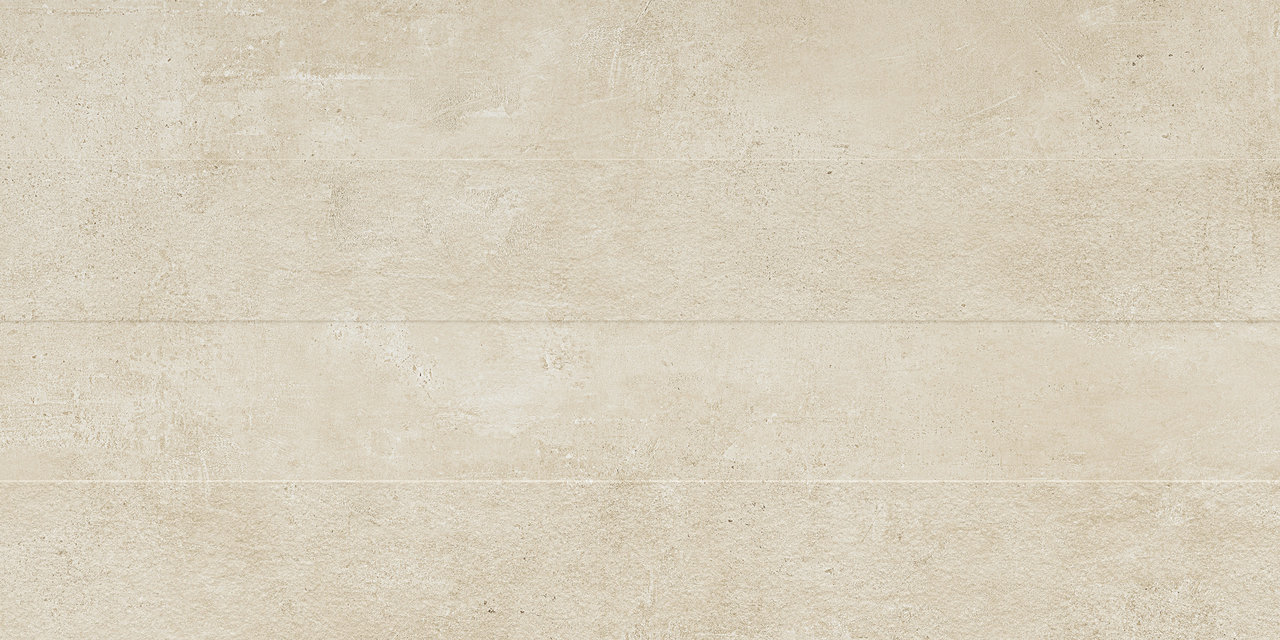 Helle, beige Feinsteinzeugfliese mit dezenter Betonoptik und Plankenstruktur.